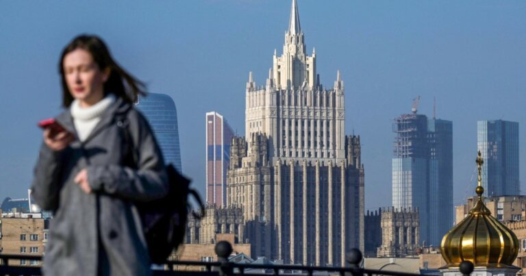 Moscow's Digital Lockdown: Mobile Internet Outages Hit Russia's Capital