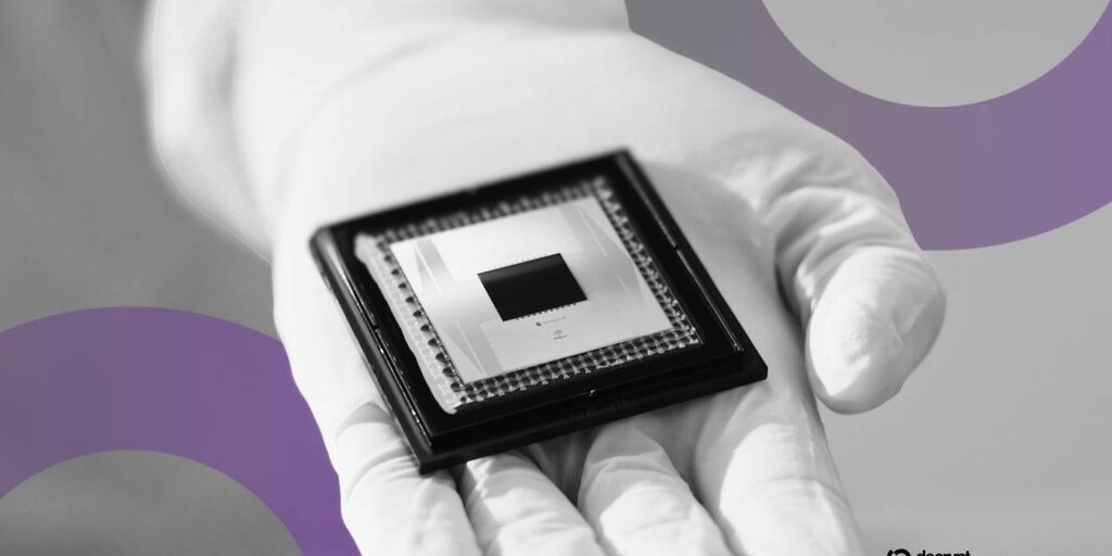 Quantum Computing Isn't Just Coming for Bitcoin—It Threatens Messaging Apps Too