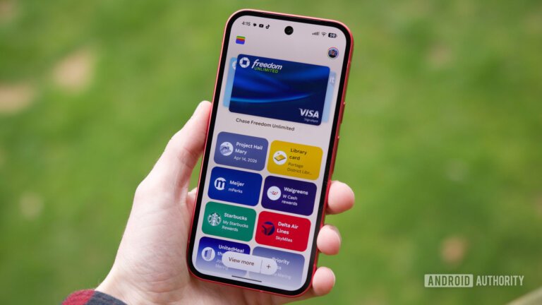 I tried the redesigned Google Wallet app, and it fixes my 2 biggest complaints