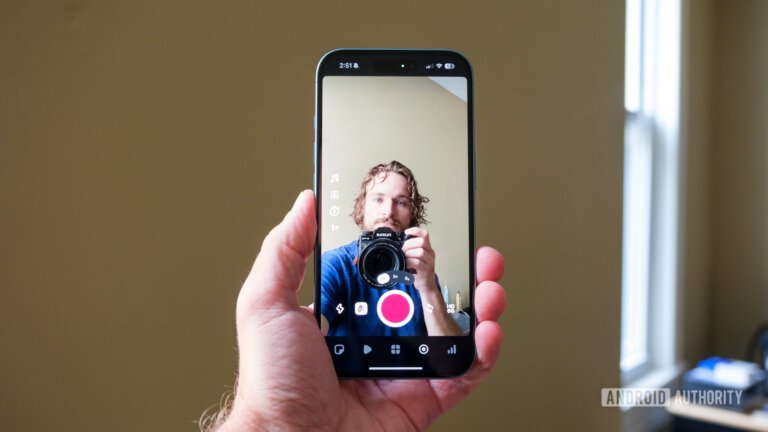 Social media giant spins off new app for disappearing photos