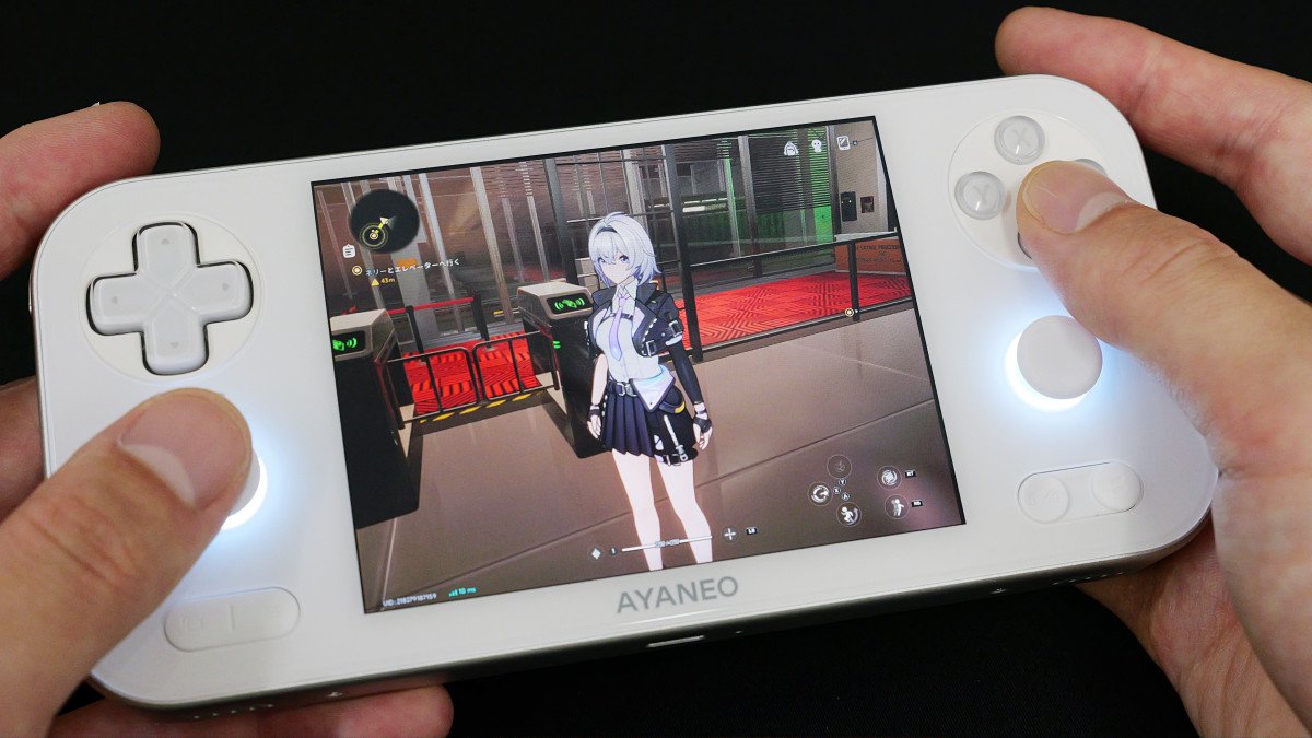 Can the Android-powered mini gaming device 'AYANEO Pocket S Mini' play demanding games? A review after trying Fortnite and NTE.