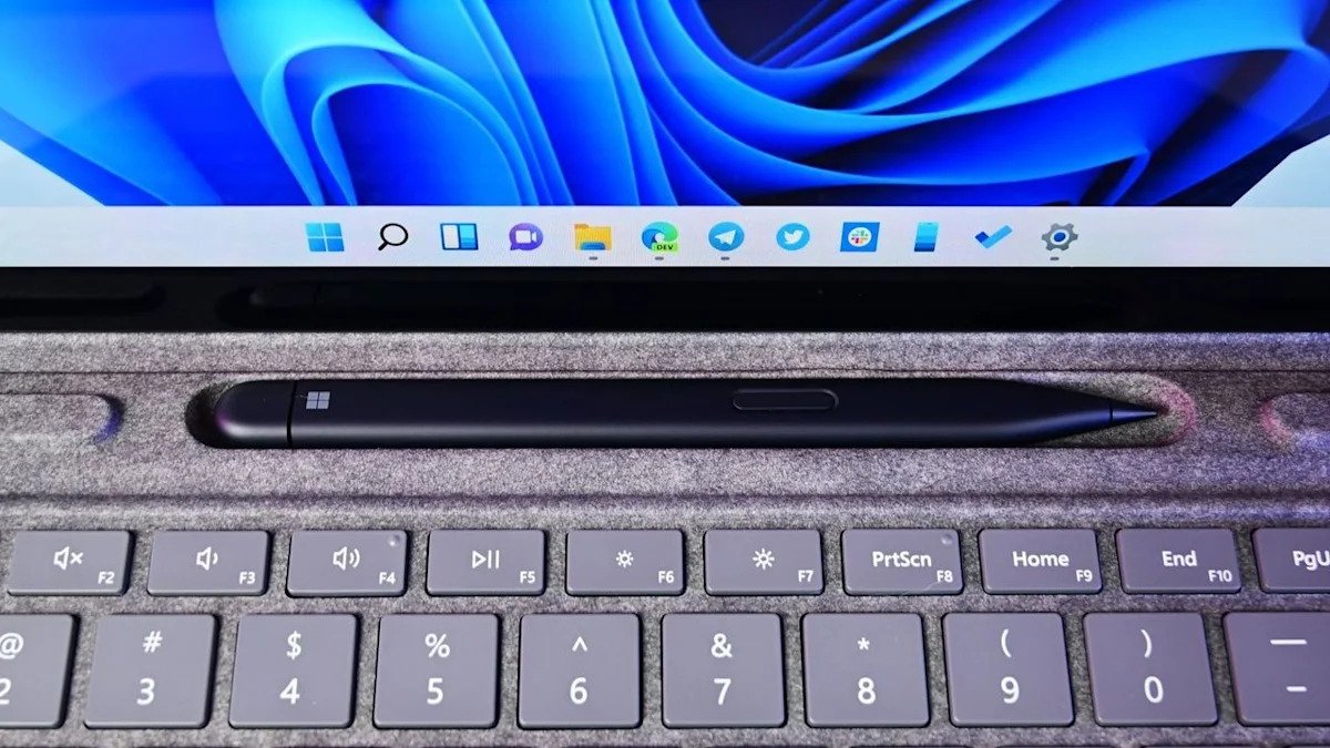 Microsoft is finally fixing the Windows 11 taskbar