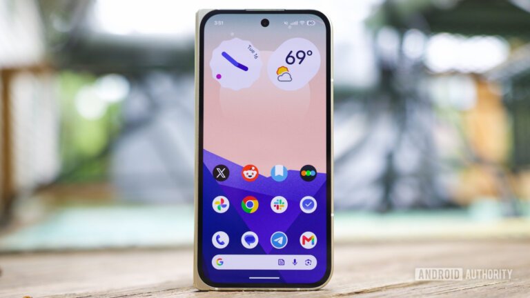 There's a new hidden way to customize your Pixel home screen. Here's how to find it