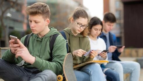These Israeli apps can make your phone smarter: calls, language learning and more