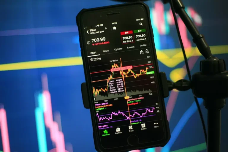 Gen Digital stock holds steady as cybersecurity demand supports long term growth