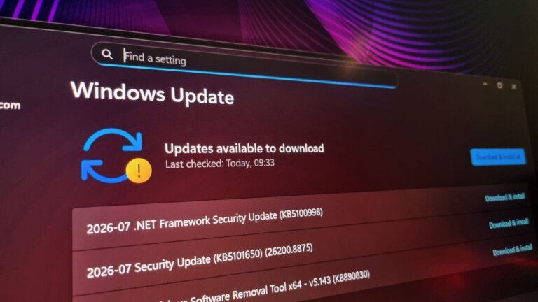 I think the latest record-breaking Windows 11 update messed up my monitor
