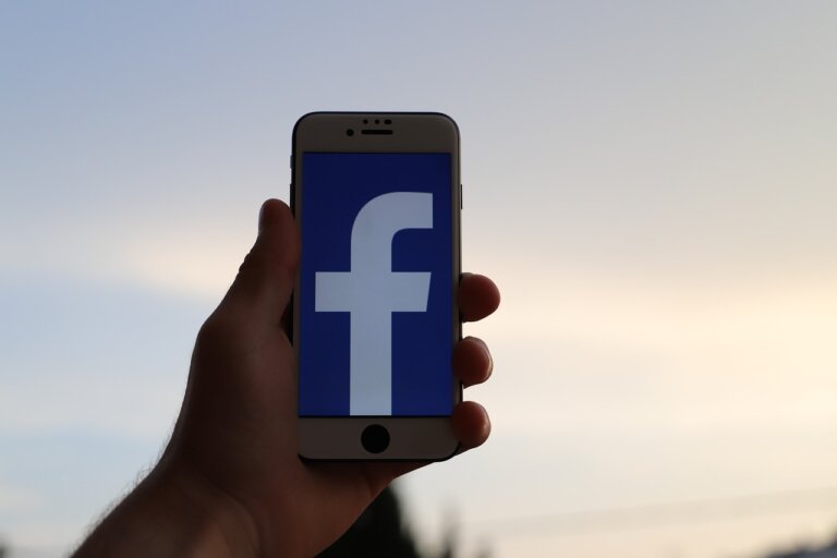 Is Facebook Messenger Down Right Now? Here's the Latest on Today's Wider Meta Outage Reports Across Platforms