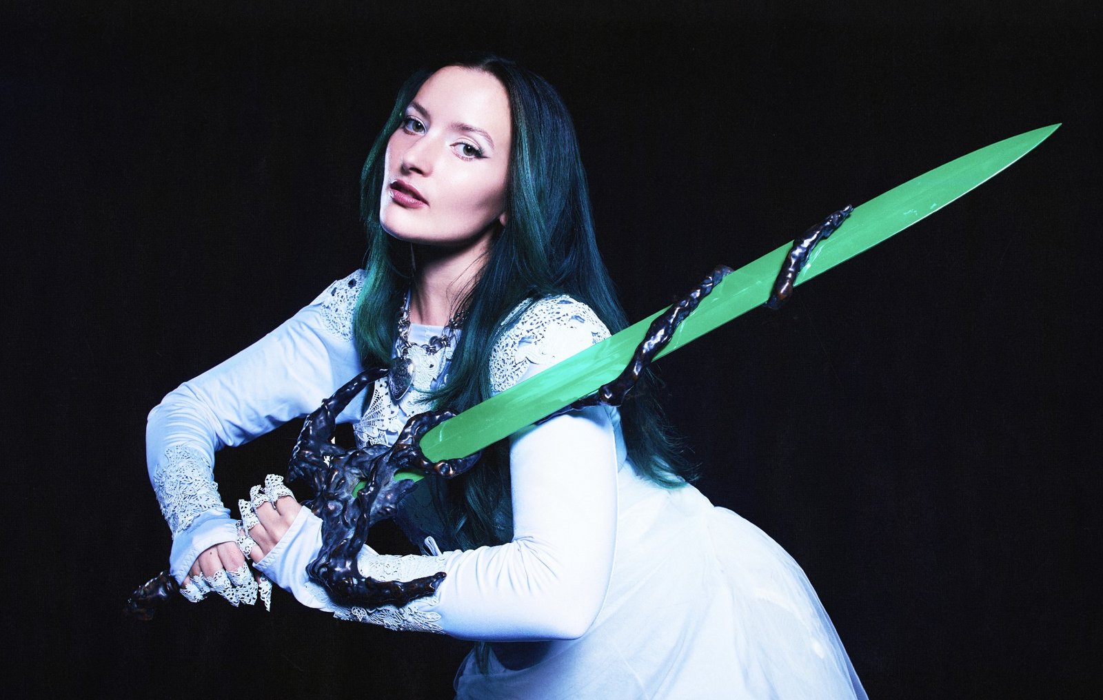 'Lord Of The Rings' and 'Minecraft' inspired Au/Ra’s alt-pop debut
