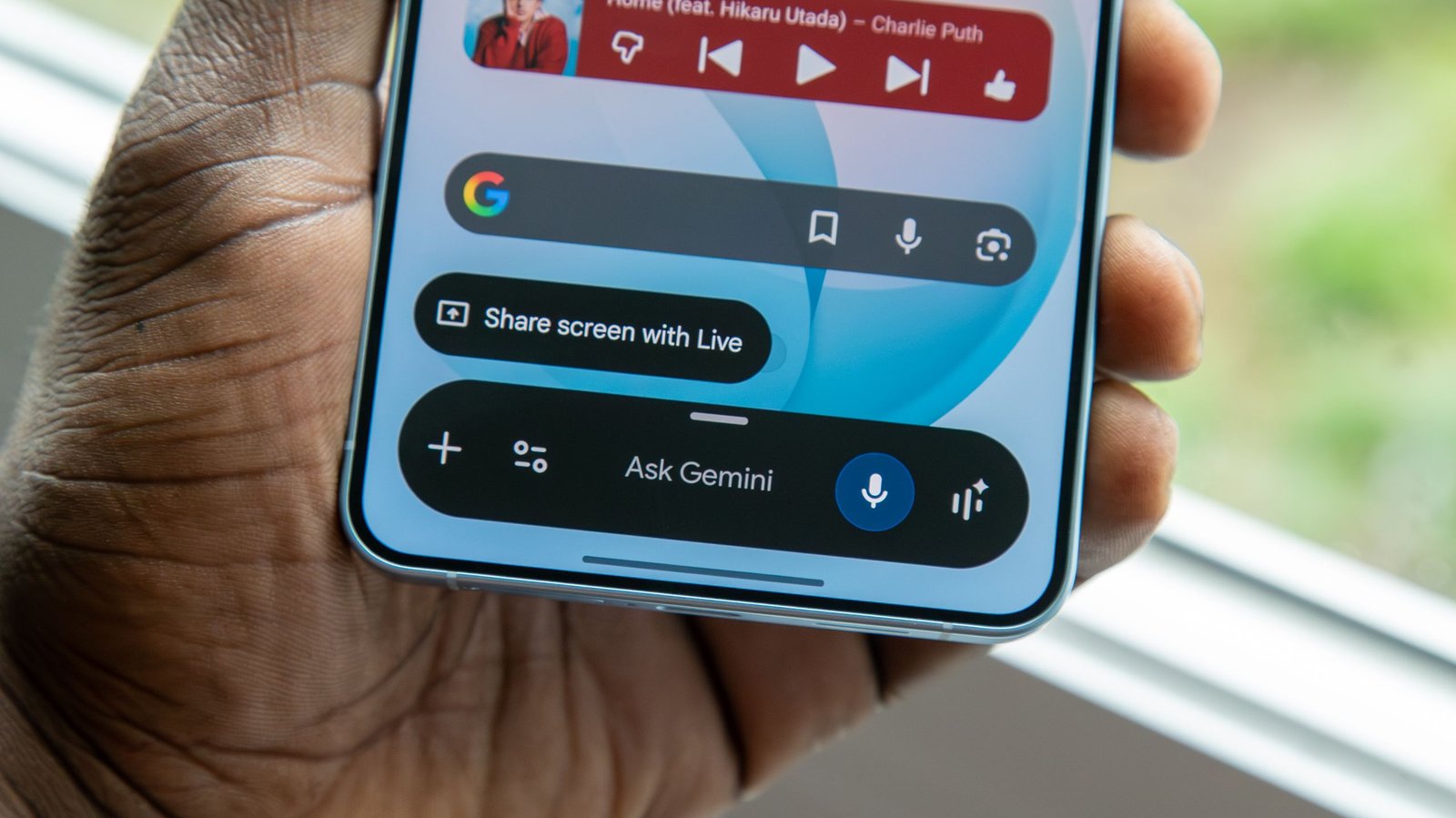 Gemini’s new blurred UI is finally reaching Android phones