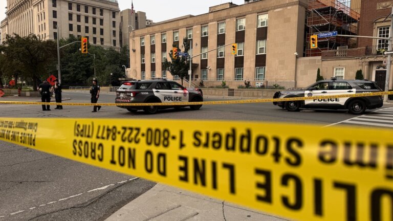 Organized crime is using encrypted messaging apps to enlist youth. This spells trouble for police