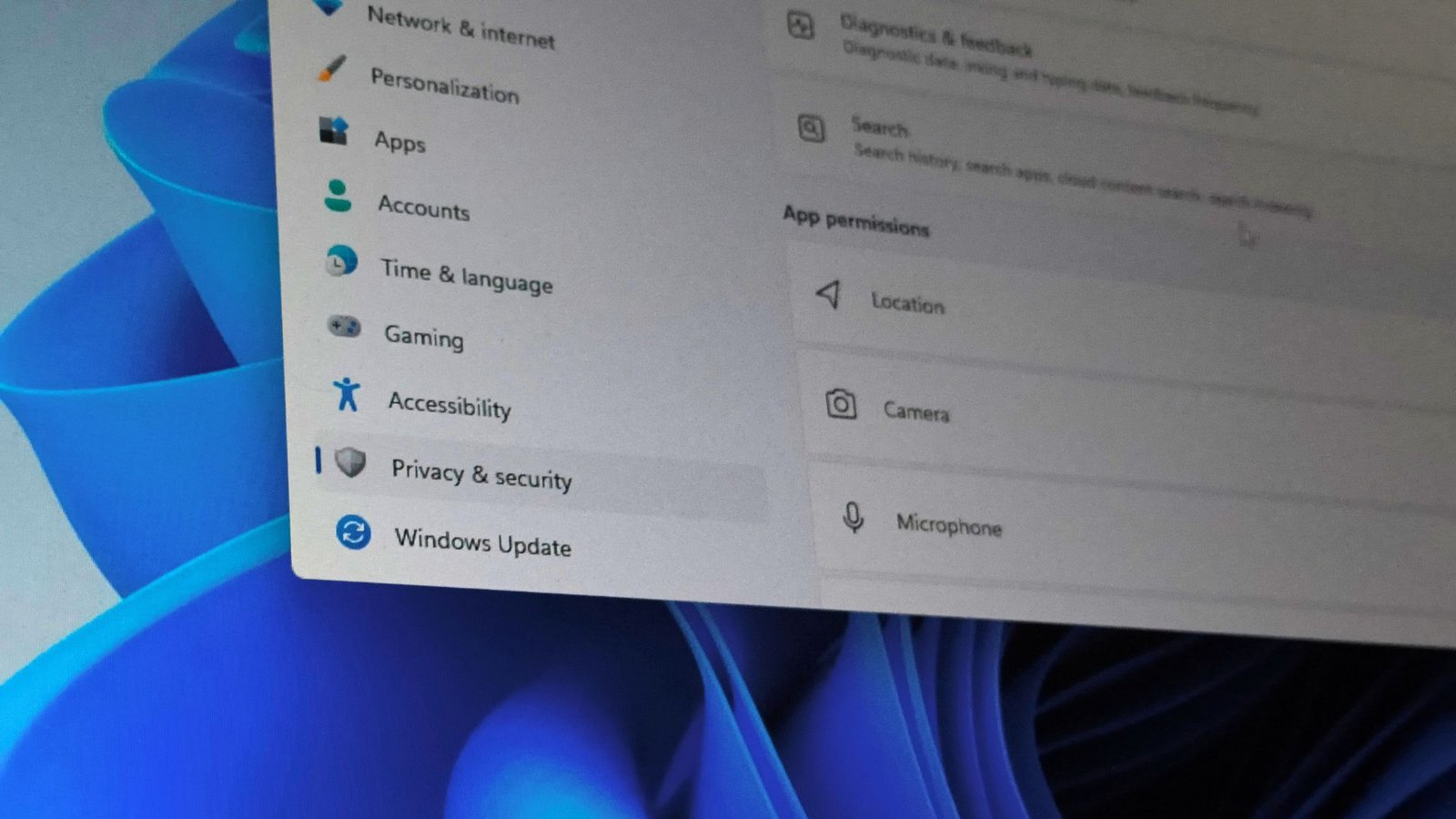 Windows 11 is getting a major privacy upgrade, blocks apps spying on your camera and mic with new controls
