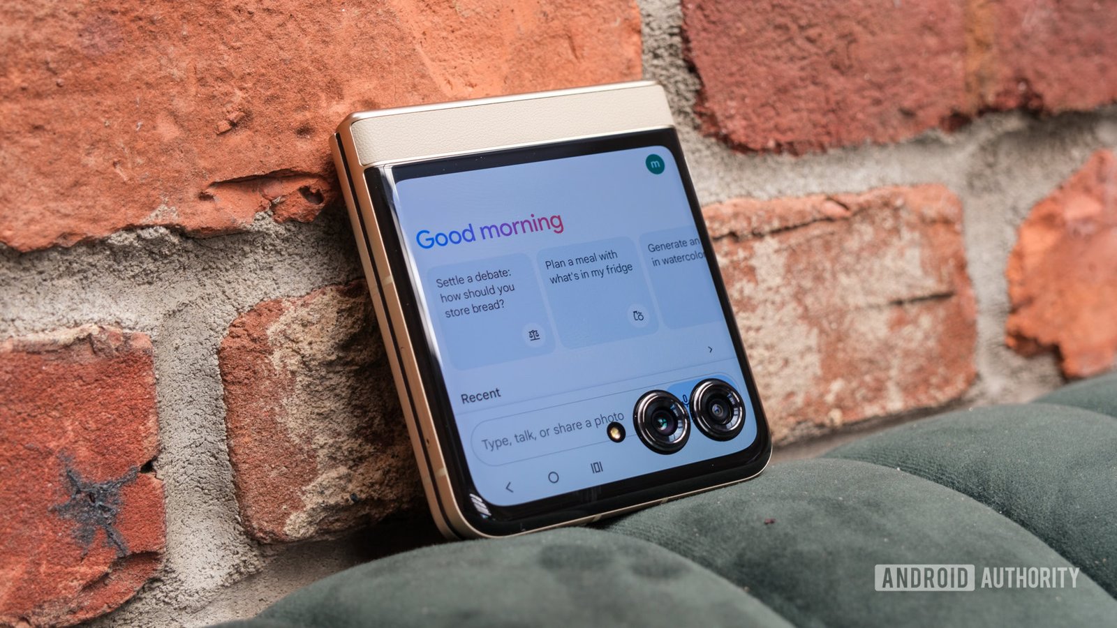 Forget new models — Gemini's working on what really matters: dark mode options