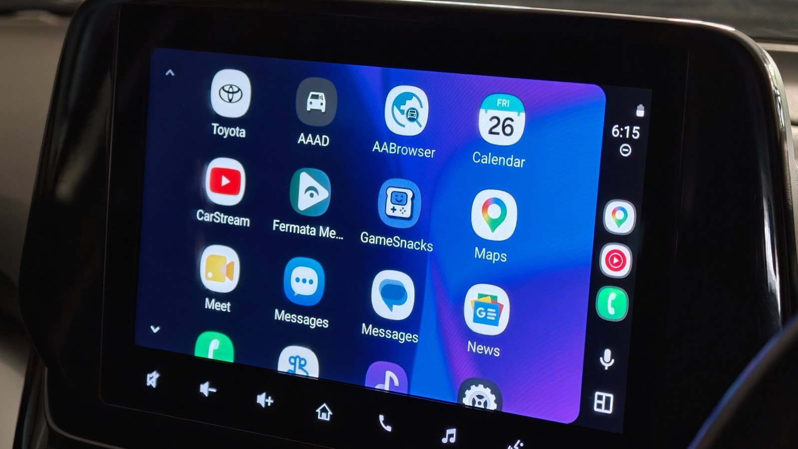 Google Maps for Android Auto could soon offer new colors that won't burn your retinas