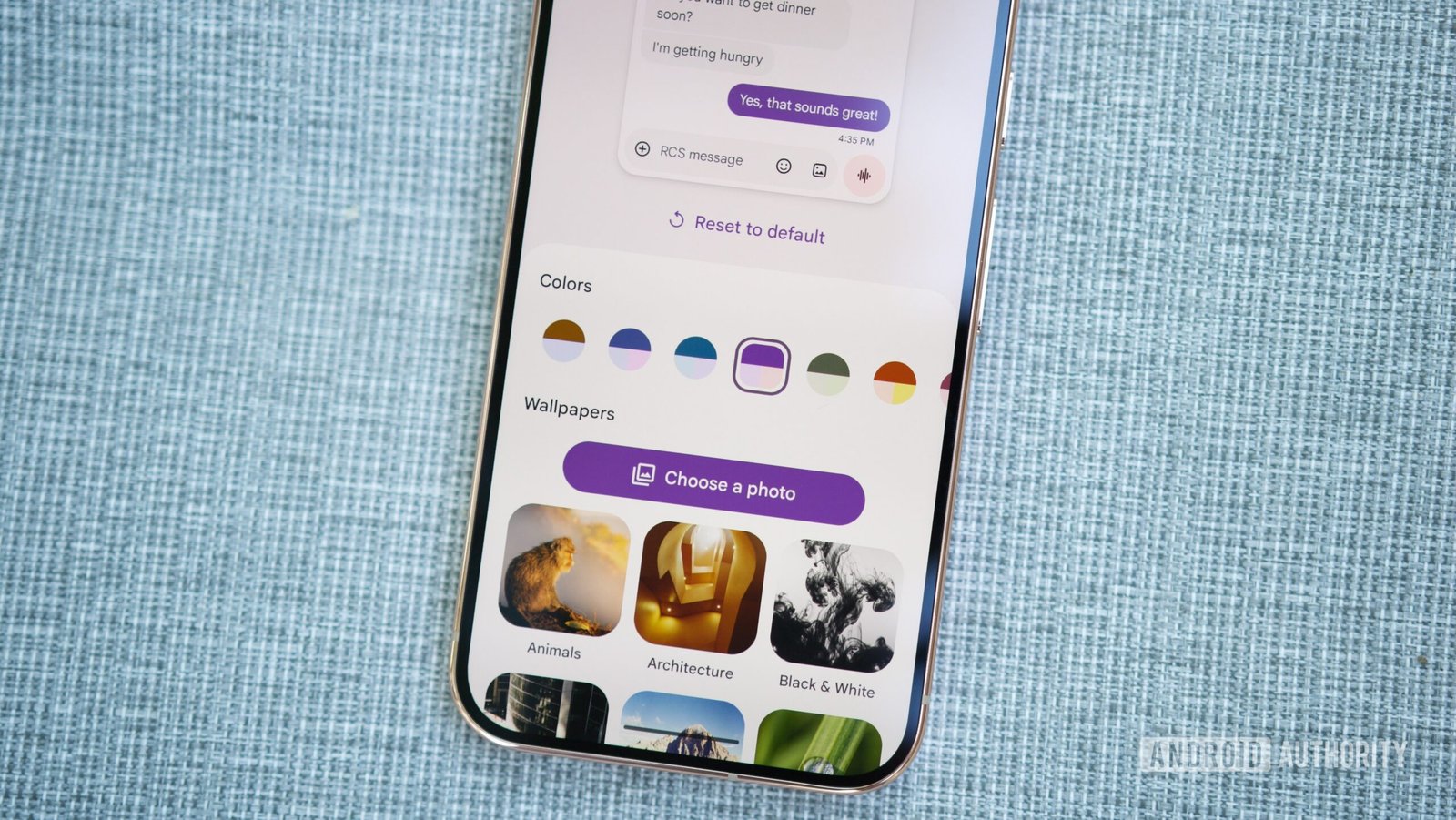 Google Messages' new chat wallpaper feature is stumbling out of the gate