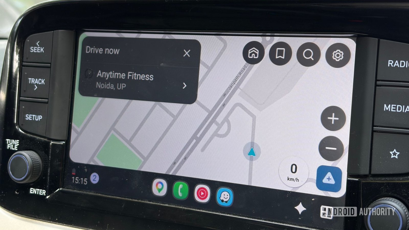 I use Waze every day, and the latest Android Auto update completely changed how I drive
