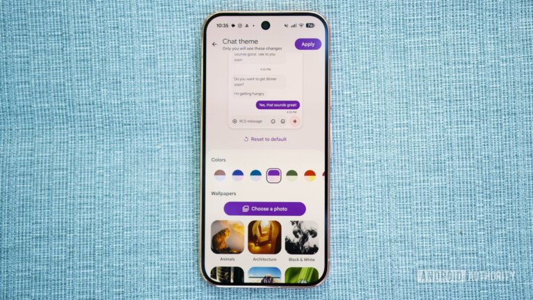 No RCS, no problem: Chat themes in Messages are now available for standard texts
