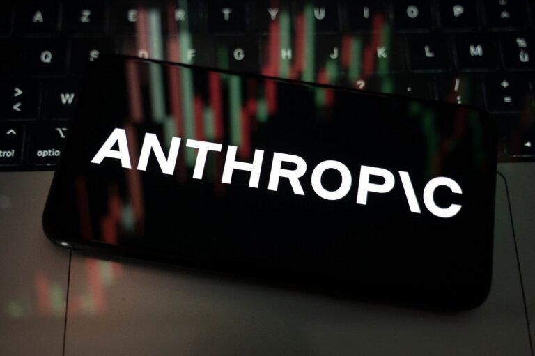 Sony и Warner подают в суд на Anthropic из‑за обучения Claude на пиратских песенниках