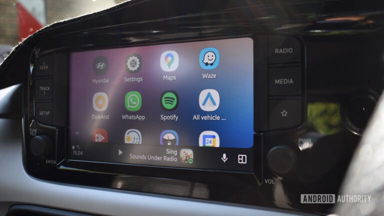 Android Auto's signal bars are finally returning to dashboards