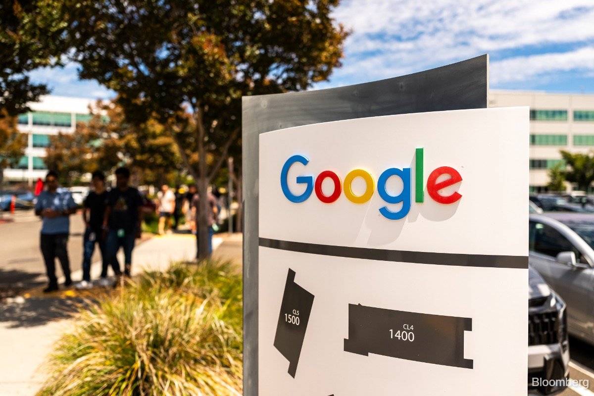 Google accused of overcharging 20 mil consumers in UK class action