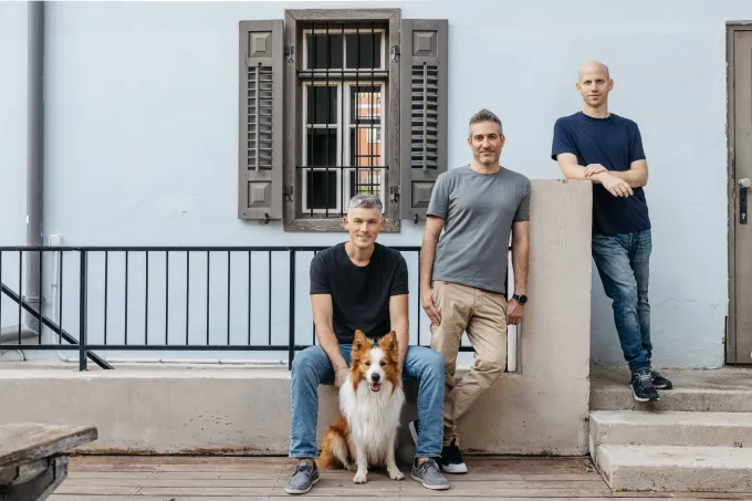 Zenzap raises $44M for its AI chat app that aims to replace WhatsApp in the workplace